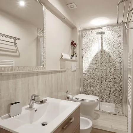 アイ クアトロ ポエティ 3* フィレンツェ