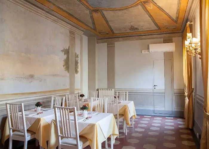 I Quattro Poeti Nocleg ze śniadaniem 4*